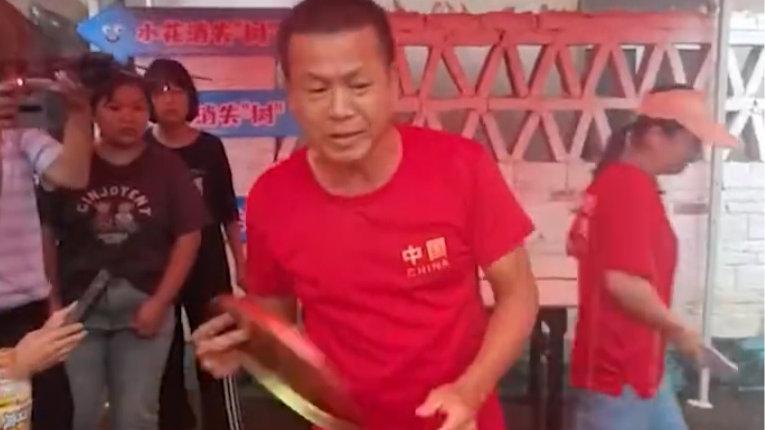 全红婵父亲家门口的月饼与乡情，传统与情感的交织