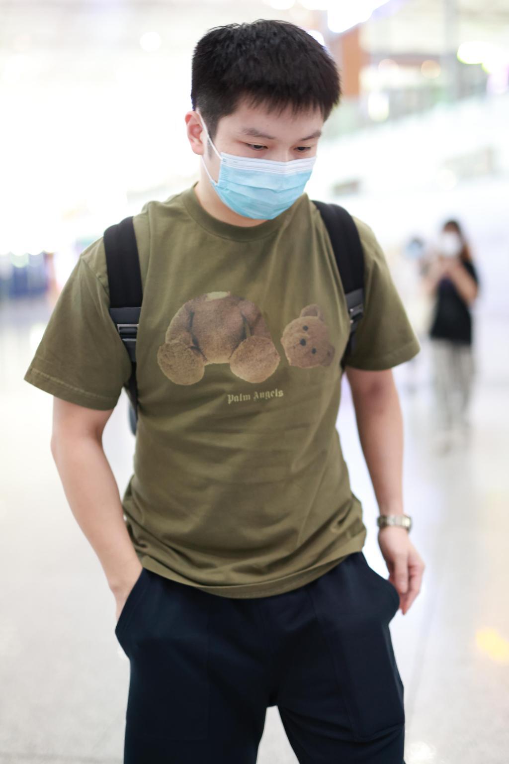 公安部公布四宗体育饭圈犯罪案例，揭示乱象以维护秩序，呼吁公众警醒行动