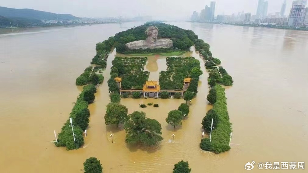 长沙暴雨实拍，城市看海模式启动