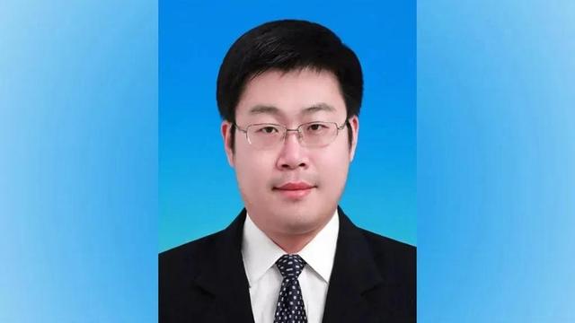 96年出生男子晋升至副处级，年轻领导力典范闪耀官场