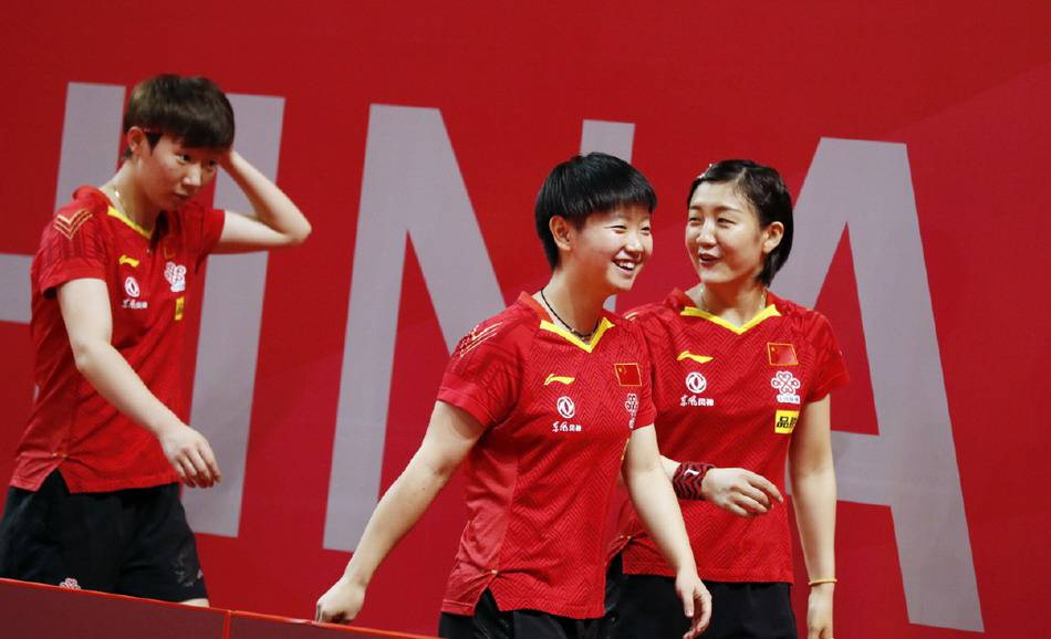 陈梦、孙颖莎、王曼昱携手共创荣耀时刻
