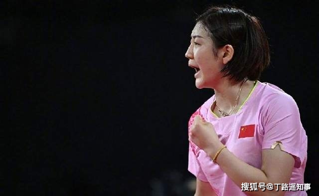 黄晓明致敬国乒女团，荣耀背后的坚持与拼搏精神庆祝夺冠
