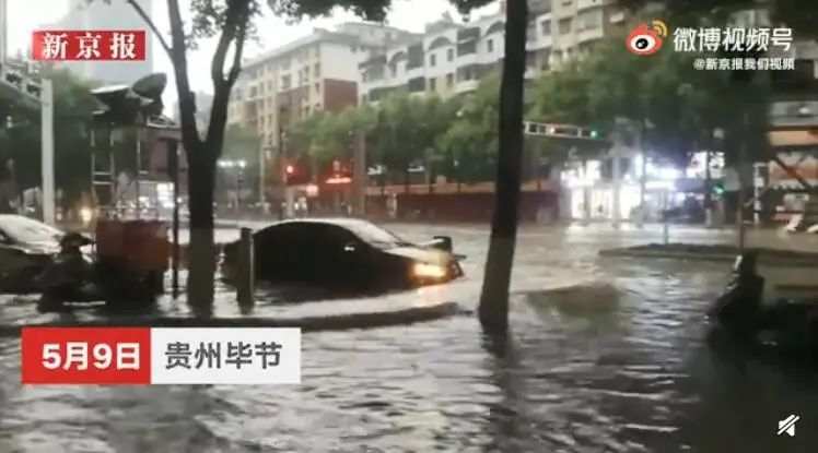 上海暴雨冰雹下的城市瞬间实拍