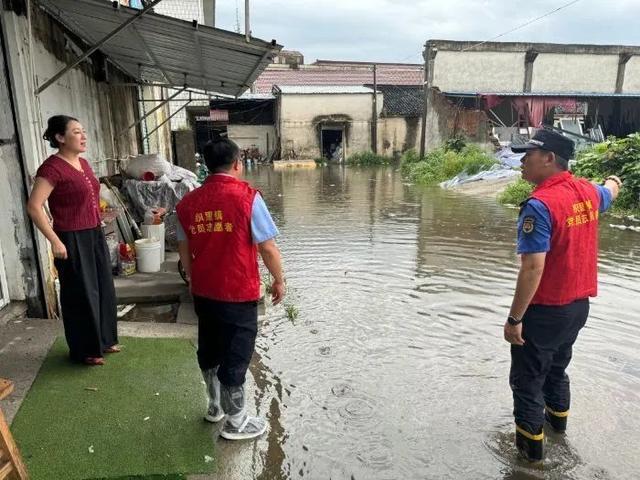 防汛抗洪，筑牢安全防线，构建坚实防线屏障