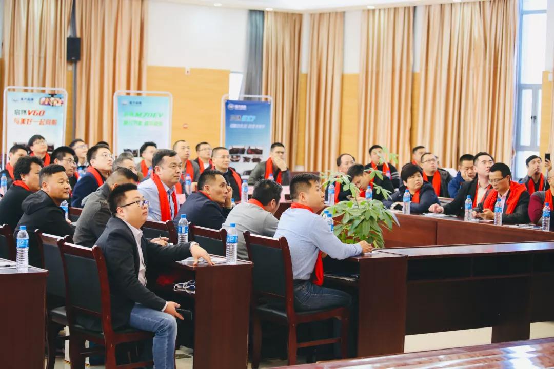 专家倡议补贴年轻人，激发青春活力，共筑美好未来