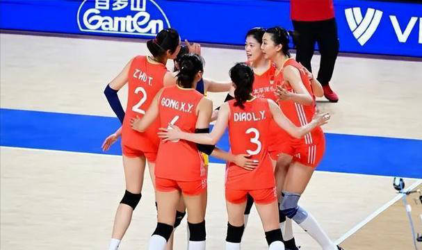 中国女排小组提前出线，荣耀背后的奋斗与团结铸就两连胜