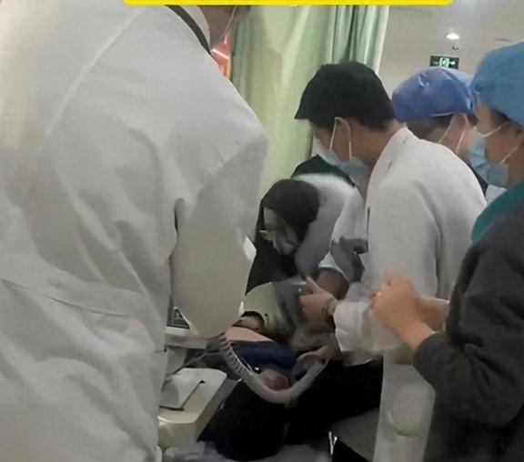女子绝望之下喝农药背后的困境与出路，家庭压力下的挣扎与自救之路