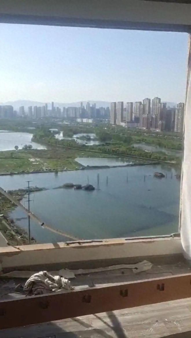 南昌三人因大风坠落悲剧现场，背后的警醒与深思