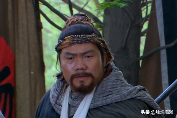 小伙蹲守四天寻找伴侣，与王婆说媒的奇妙缘分之旅