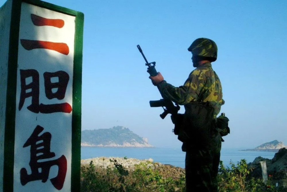 台军方回应士兵被大陆无人机吓跑事件，真相揭秘