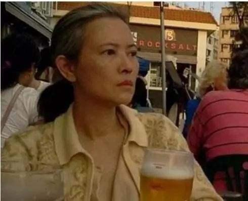杨立新遇害前的生活瞬间，好友眼中的她与决定性日子回顾