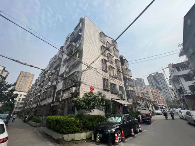 重获新生！业主自费翻修50年老楼