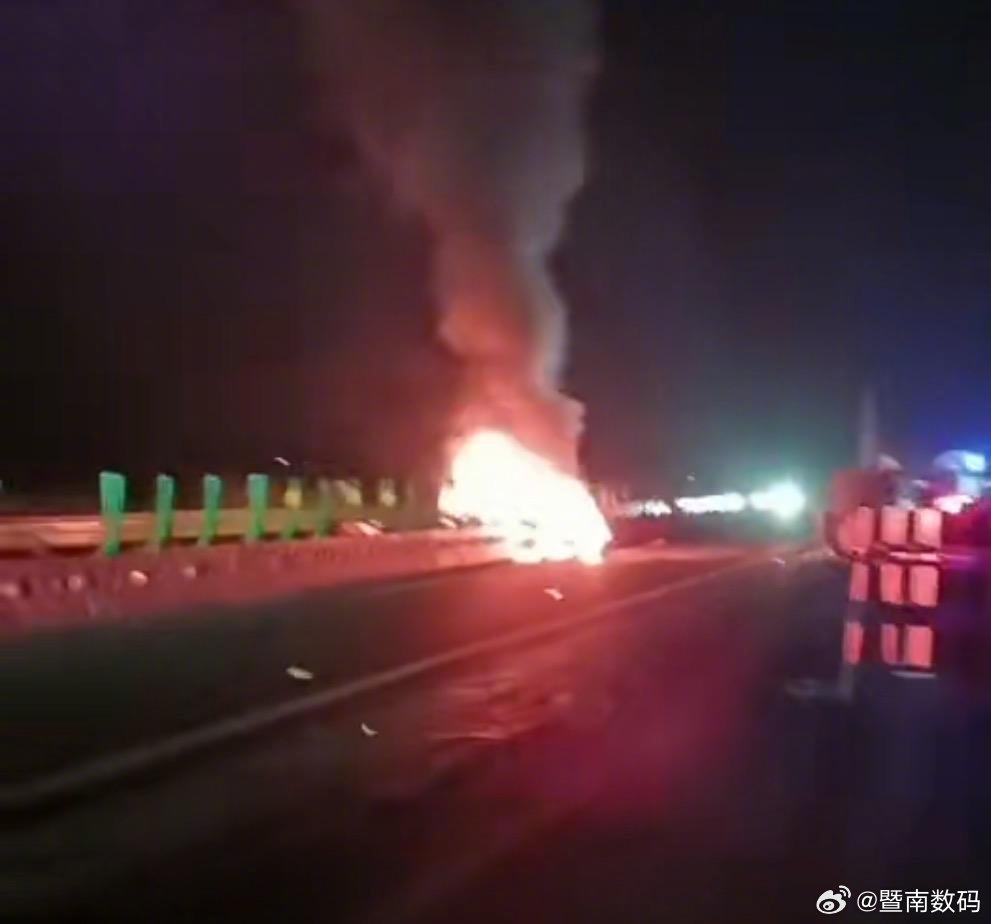 小米SU7赛道首撞事件揭秘，事故真相、当事人发声与后续进展