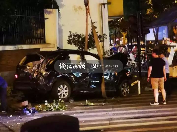 小车失控惊魂，灾难瞬间与最终沉沦的讲述