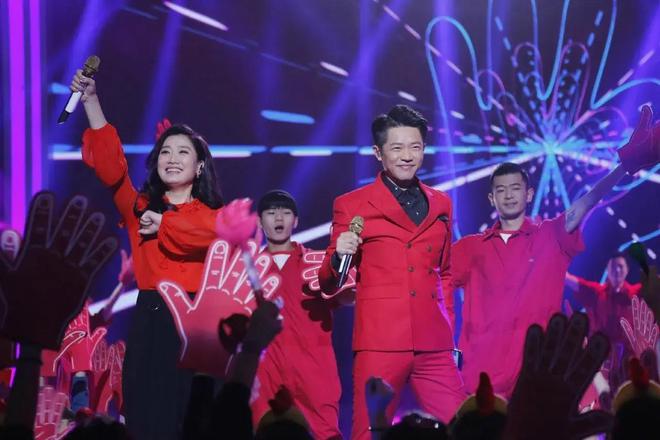 凤凰传奇演唱会，激情超越军训之夜
