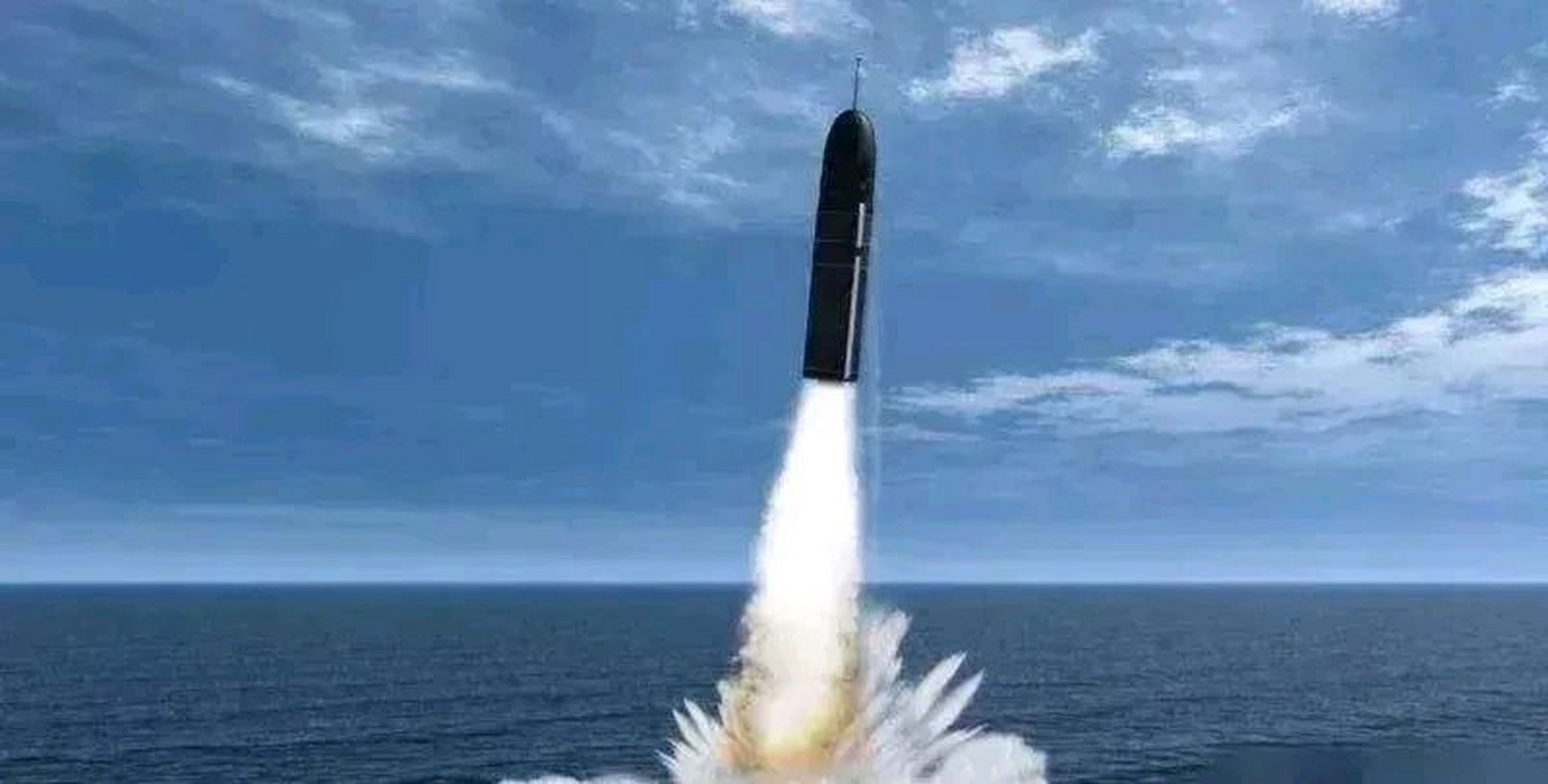 国家海洋力量新篇章，巨浪潜射导弹发射画面公开揭示实力大增