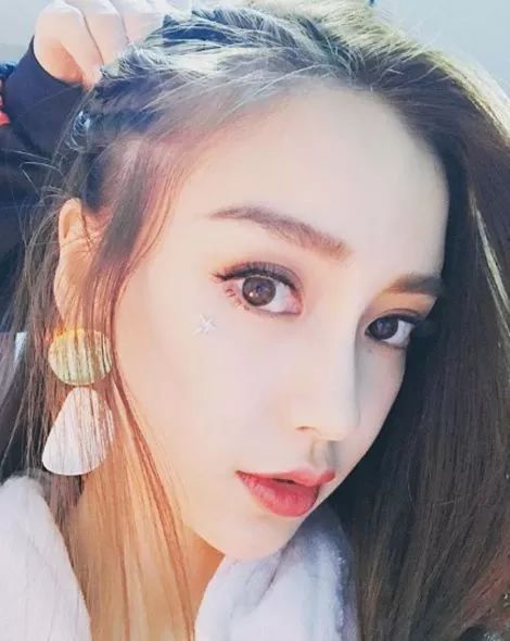 揭秘陈丽君，仿妆背后的真实故事