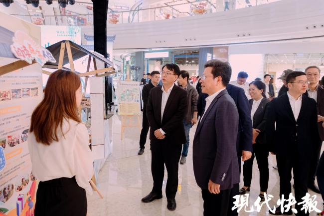 常州副市长蒋鹏举亲临凤凰传奇演唱会，文化繁荣再添新篇章光彩