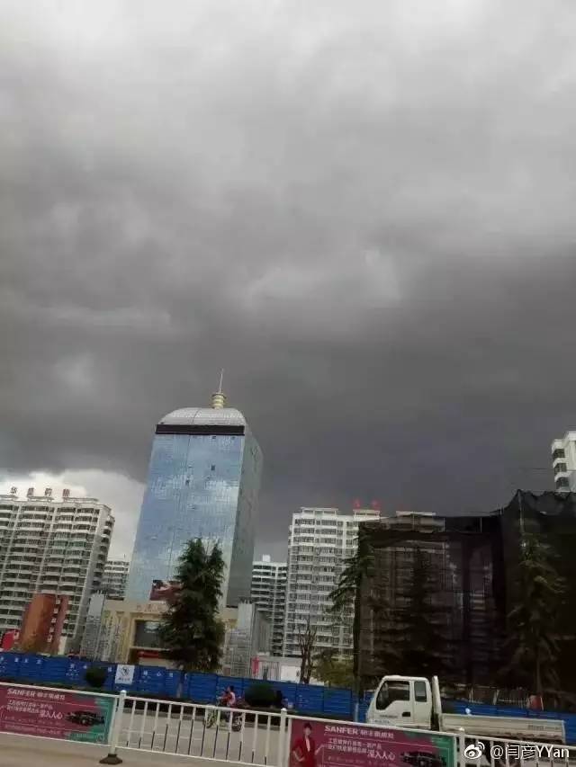 广东遭遇罕见大暴雨袭击，全省36个镇街遭超百毫米暴雨席卷