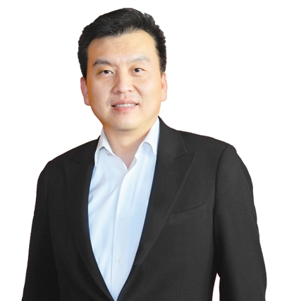 纪云浩的底气从何而来？主持人张泽群发问。