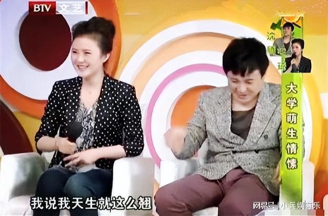 沈腾妻子王琦深夜聚餐被拍，公众人物私生活的观察与关注