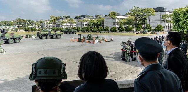 美国军舰过航台湾海峡背后的存在感战略，专家深度解读
