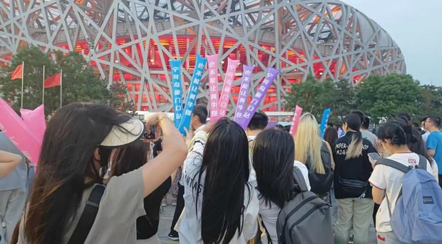 五月天演唱会志愿者伙食曝光引发热议