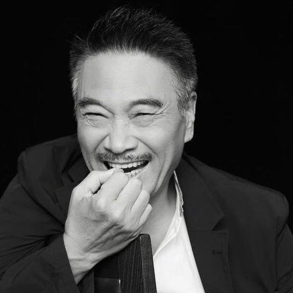 父母最后的深情告别，最后的吻与临终的告别