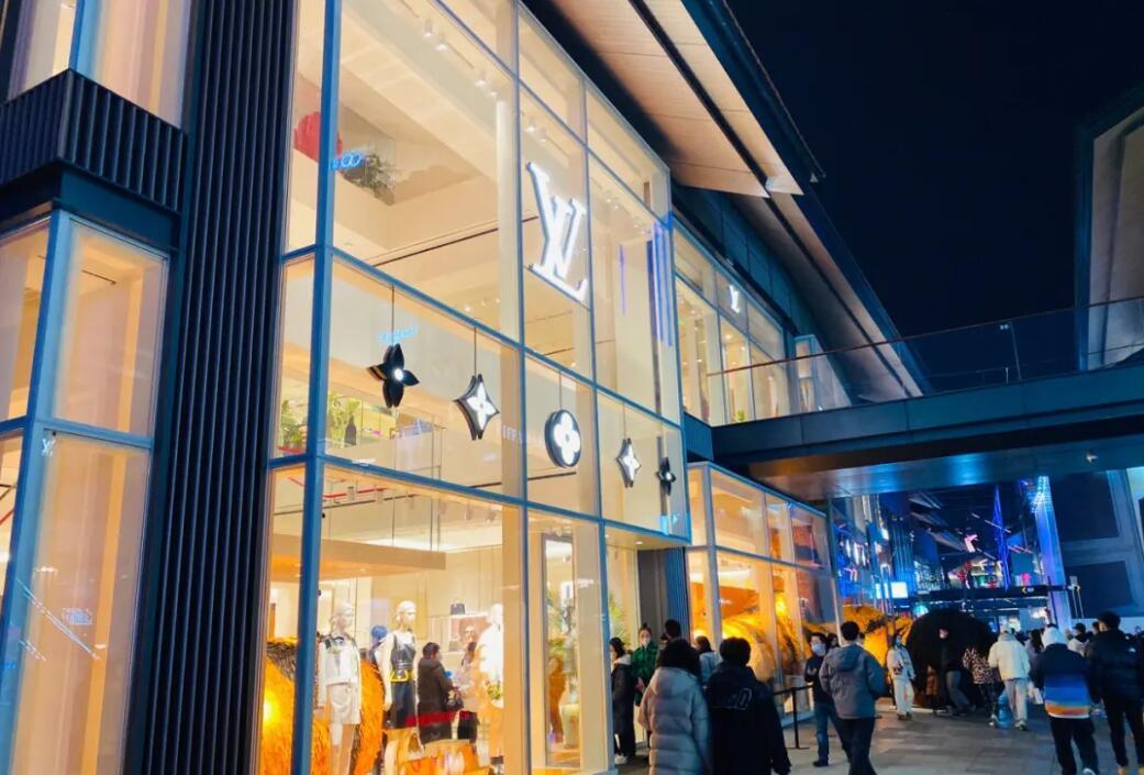LV老板亲临成都太古里巡店，深度感受本土市场魅力