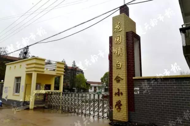 高考后的奋斗篇章，男孩送外卖攒学费，午餐方便面相伴的奋斗故事