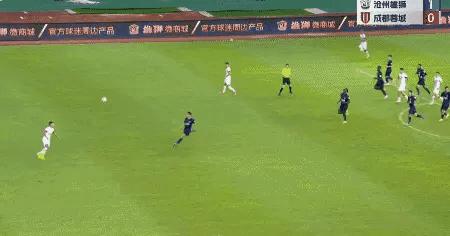 河南队闪耀中超赛场，两连胜力克沧州雄狮，以1-0完美取胜
