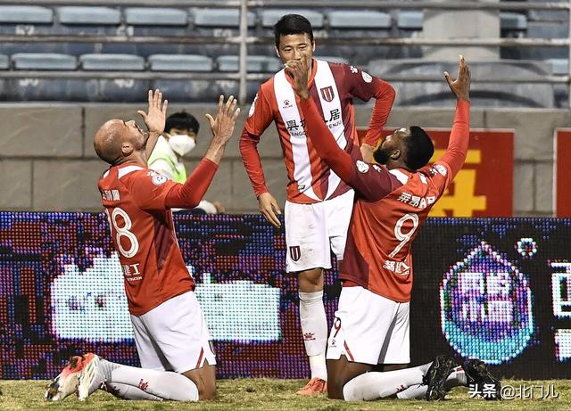 中超赛场浙江队强势展现风采，连胜六轮，以3-0战胜梅州