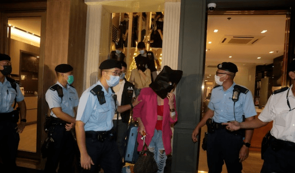 香港女子公共场所拍裸照事件，法律与道德边界的探究与反思
