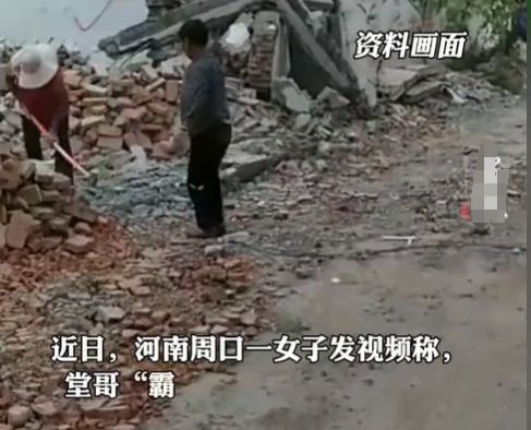 女子房产遭邻居霸占，胜诉后家园安宁仍成难题