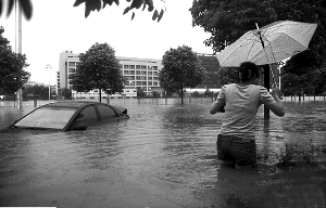 北京首场降雨，久违的清凉盛宴