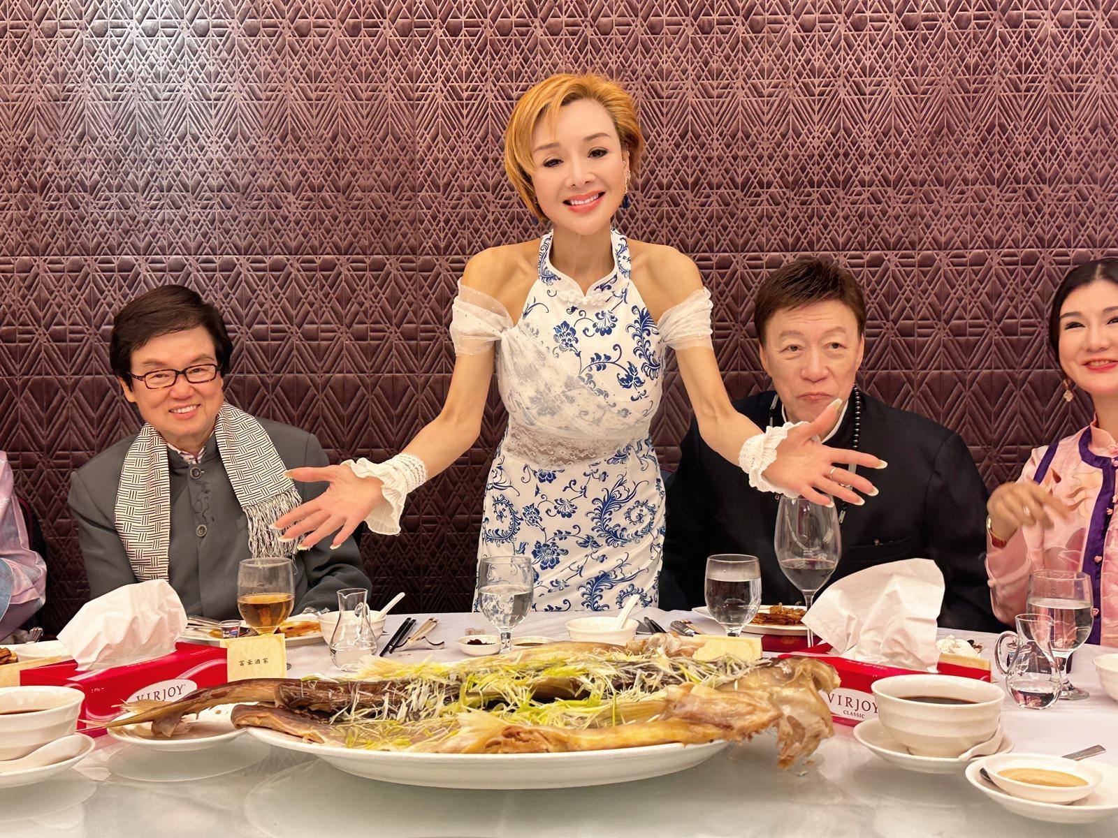 星光璀璨，黄百鸣等众星齐聚庆祝叶子楣生日盛宴