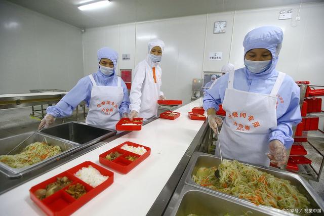 鼠头事件引发高校餐饮圈震荡，校园食品安全与服务质量需重新审视