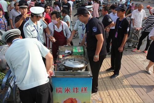 违停堵路引发公共意识与个人行为冲突，反思与探讨