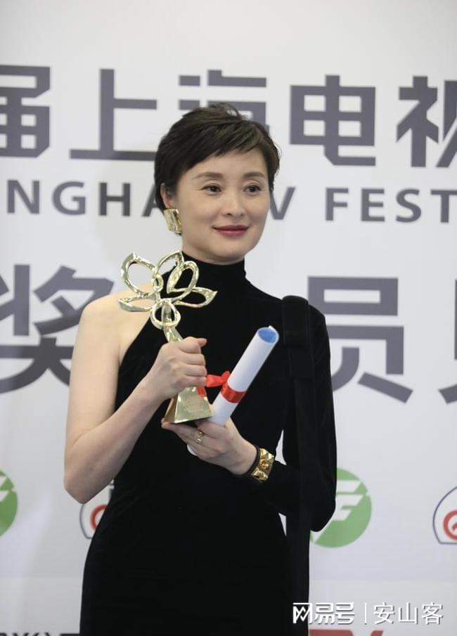 吴越荣获白玉兰奖引发争议与讨论