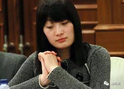 宏胜饮料集团管理层变动，宗馥莉角色转变，董事长转任执行董事履职新动向