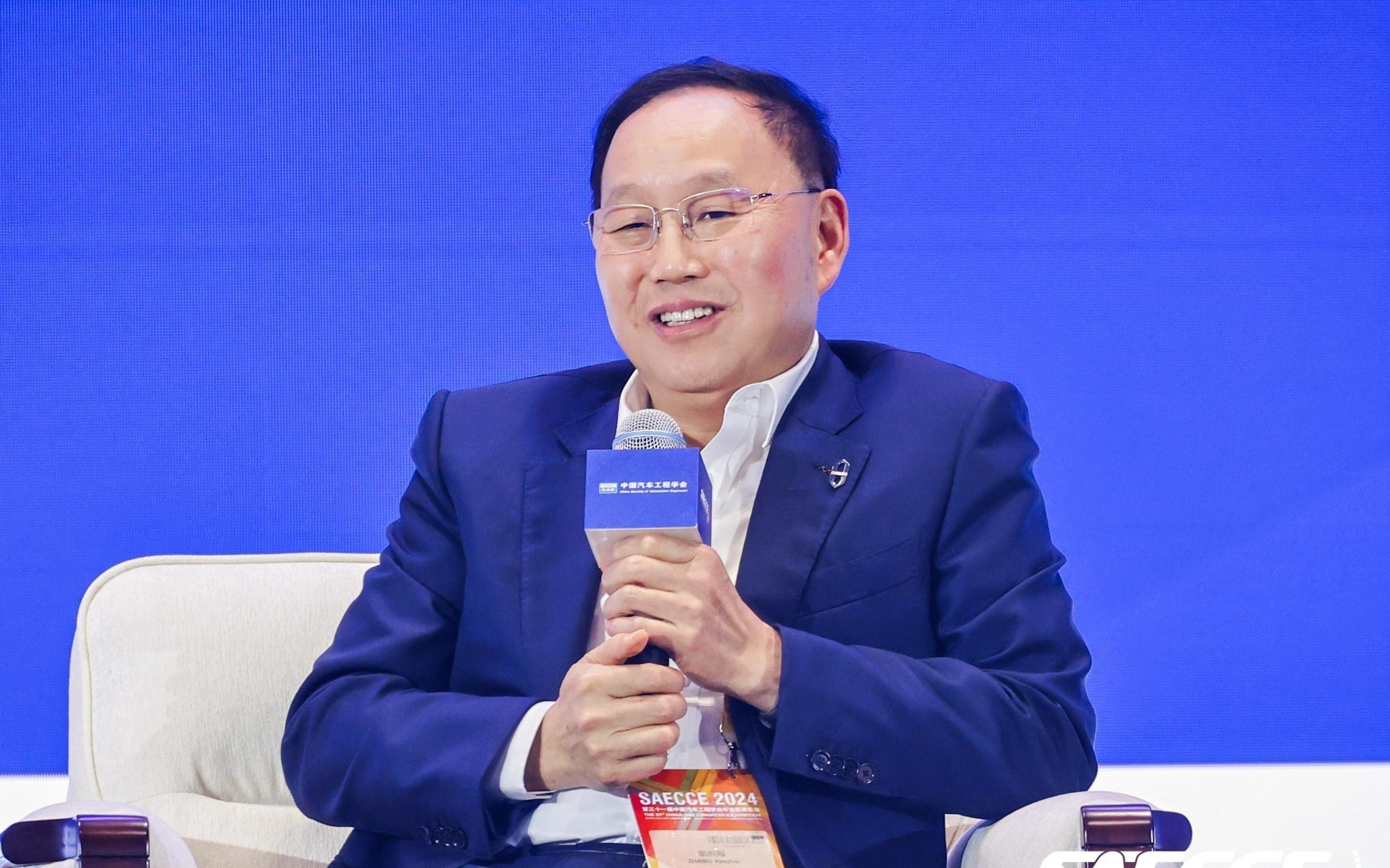 辛国斌，巩固扩大智能网联新能源汽车优势，乘势而上