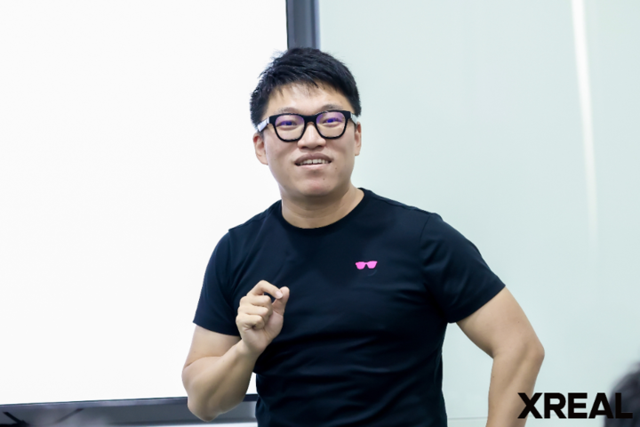科创专访，XR技术领军者徐驰谈智能眼镜的未来展望与挑战，苹果产品市场定位分析揭秘需求变化
