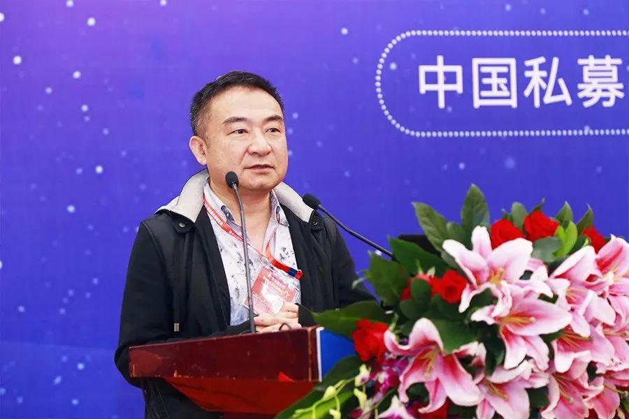 私募大咖李驰聚焦新能源产业，周鸿祎引领行业瞩目之光