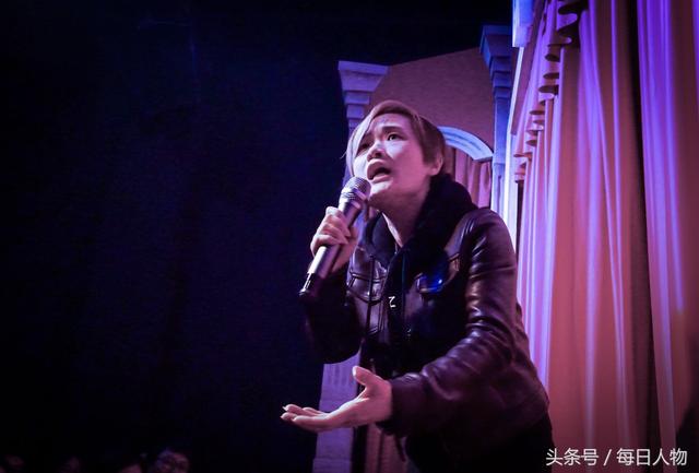 揭秘脱口秀女演员表演时遭遇猥亵事件