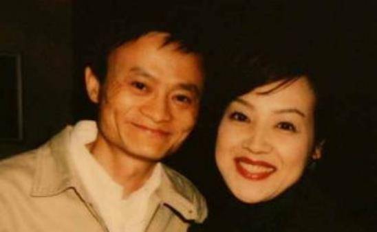 牛弹琴，中国智慧超越美国80条街