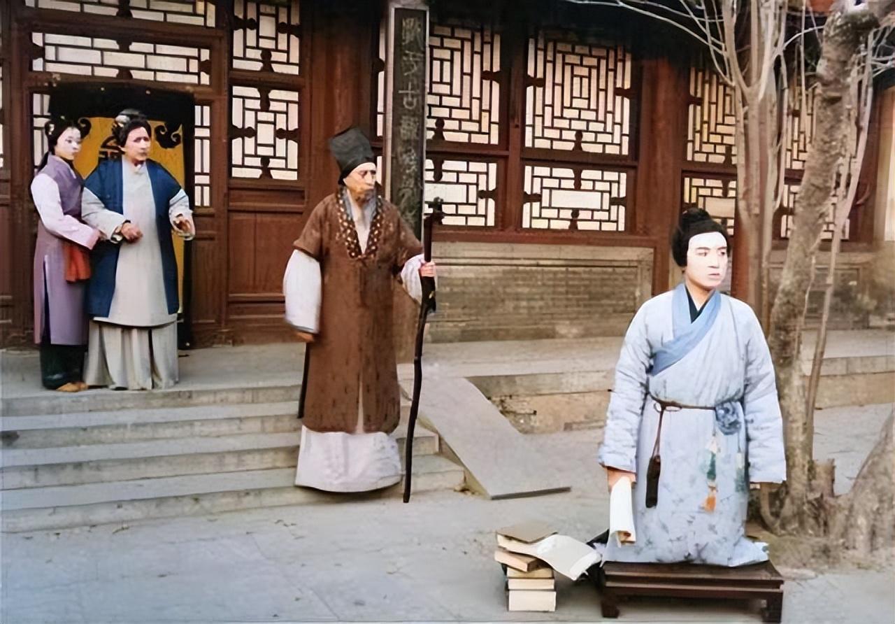 贾瑞勾引王熙凤，财富与爱情交织的复杂关系