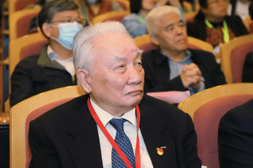上海老龄化趋势下的城市新挑战，近四成户籍人口步入老年