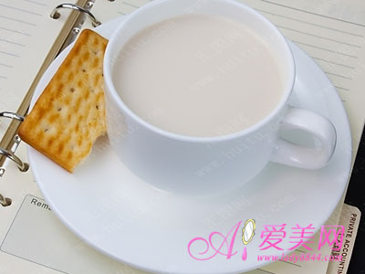 牛奶的饮用时机，是否随时都可以喝？