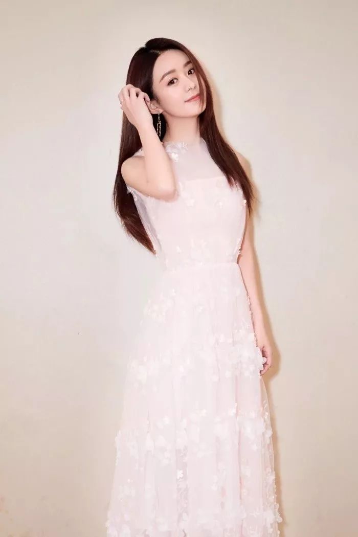 赵丽颖白色仙女长裙的绝美瞬间