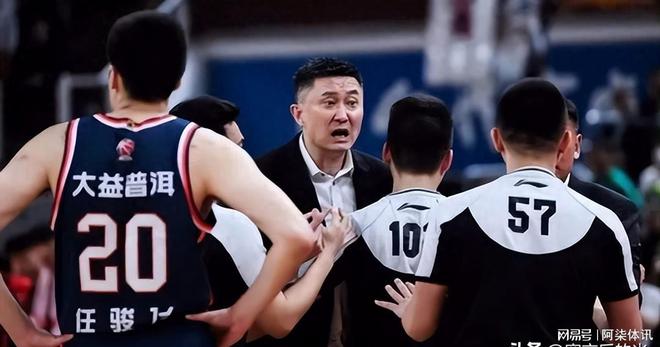 CBA三张重磅罚单助力赛场文明与篮球秩序维护